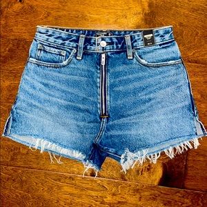 Abercrombie & Fitch High Rise Short